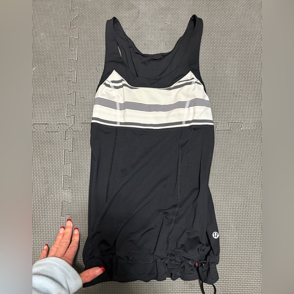 lululemon athletica Tops - Retro / Y2K lululemon athletica Black/White Tank Top/ cinched bottom size 4